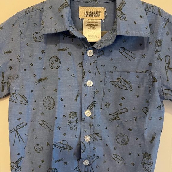 Alex and Jack Blue Astronaut Print Short Sleeve Button Up 2T - Picture 2 of 2
